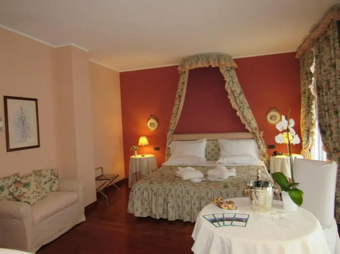 Green Hotel
