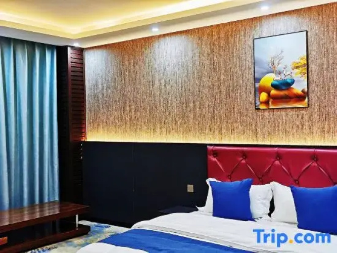 Anning Hezhong Express Hotel