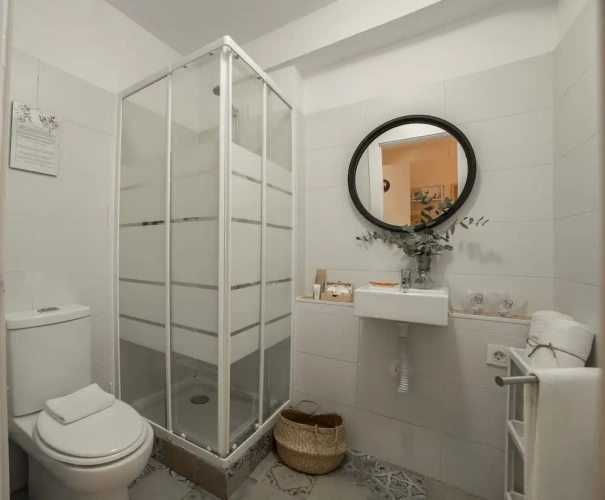 Standard Twin Basement room with courtyard view
