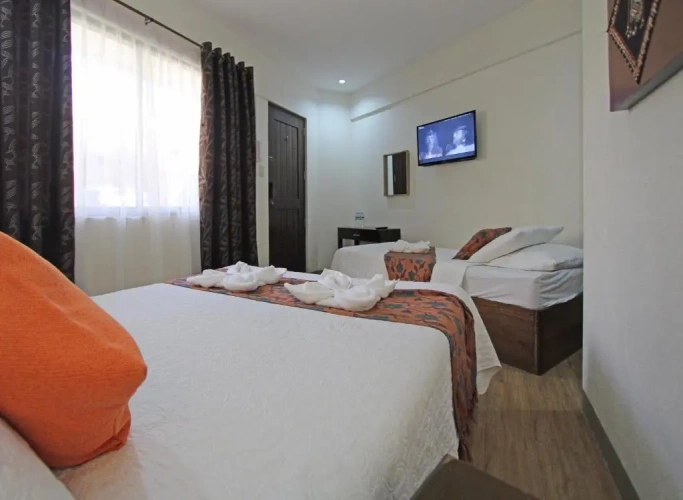 Standard Triple room