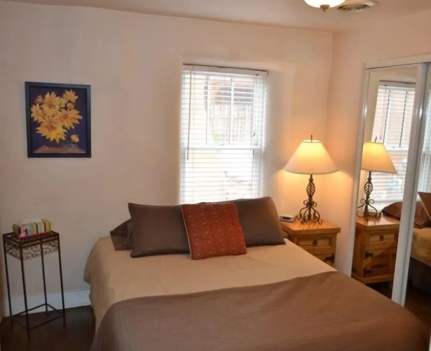 2 Bedrooms Apartment