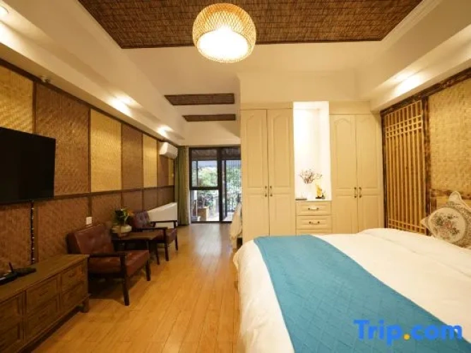 Deluxe Quadruple Suite