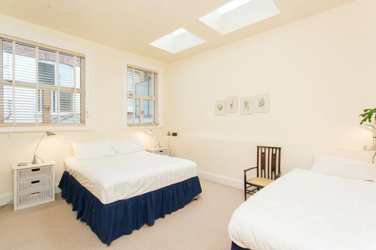Veeve - Rosey Rosslyn Flat