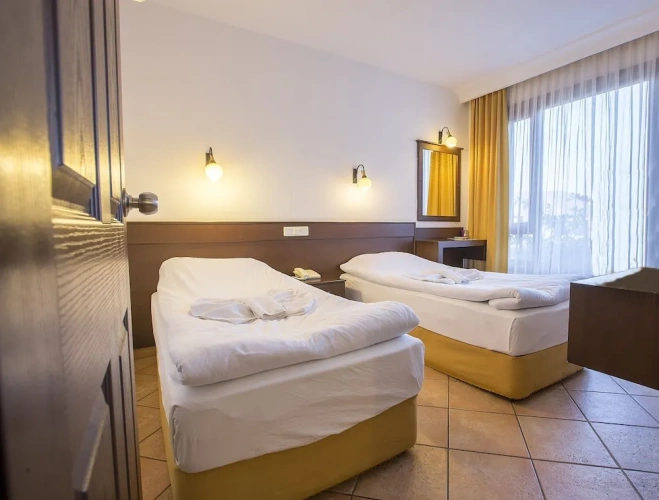 Standard Twin room with balcony