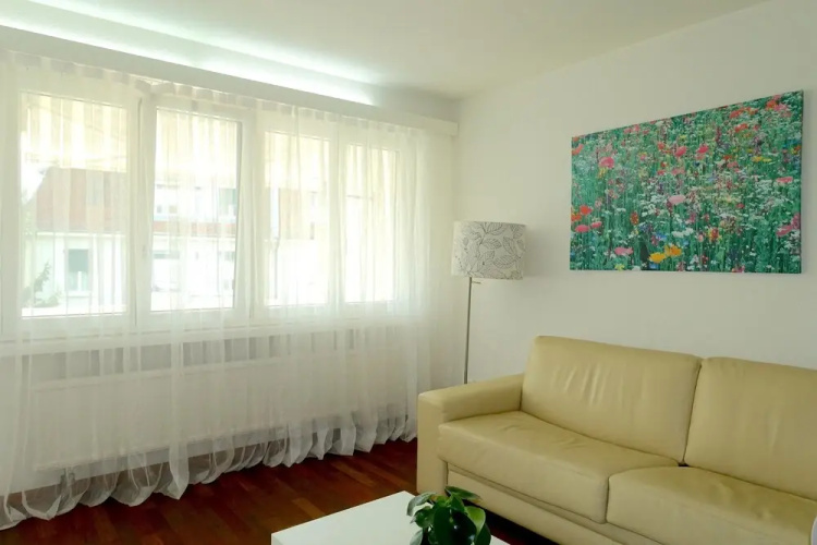Stylish with Amazing Natural Light & Pocket WIFI