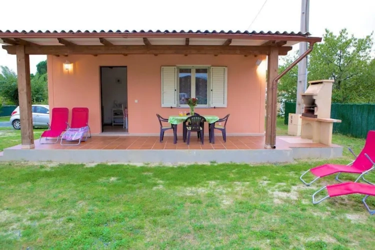 2 Bedrooms Cottage