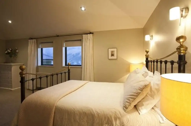 Suite with mountain view