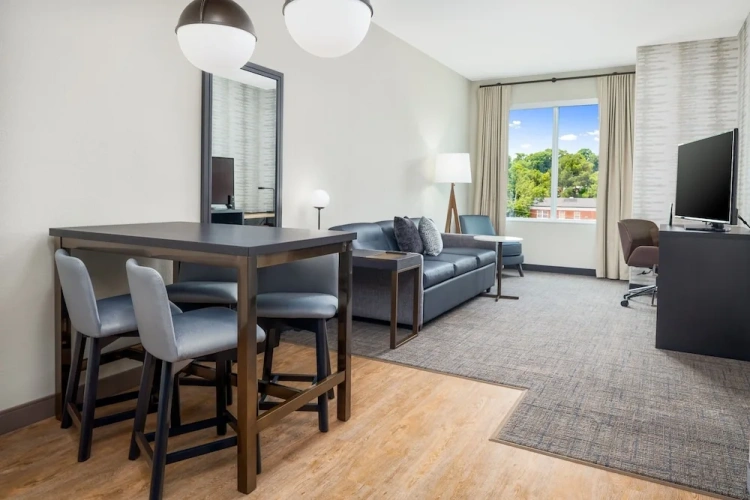 1 Bedroom Suite