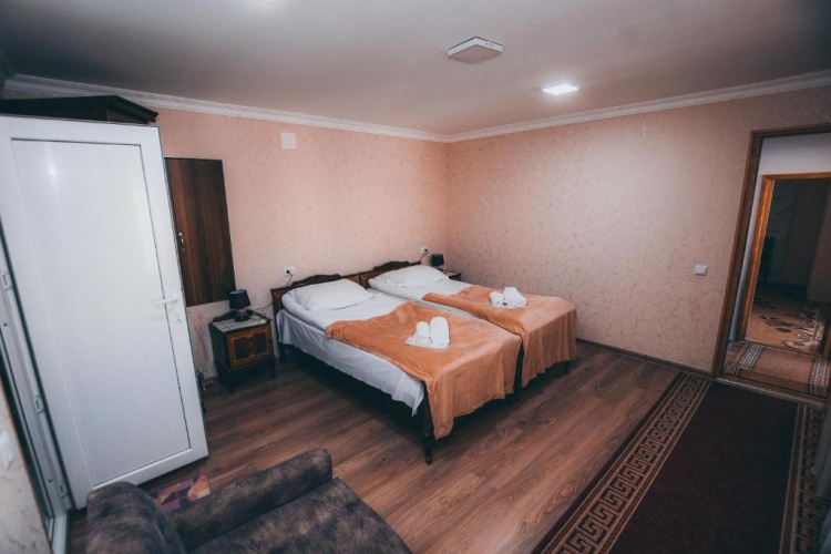 Standard Twin room with balcony