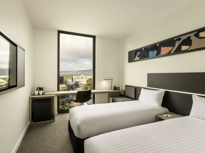 Superior Twin room with city view