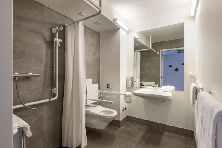 4 Rest Hotel
