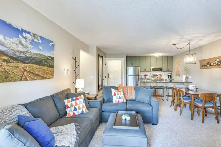 2 Bedrooms Apartment