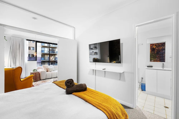 Bespoke East Perth - Sleeps 2 - Superior Wifi