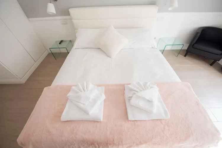 Vatican Beautiful 2Br Apartment