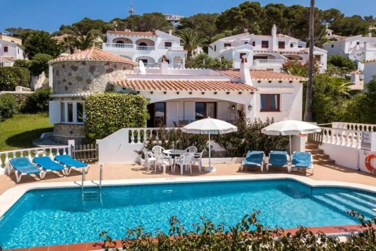 3 Bedrooms Villa