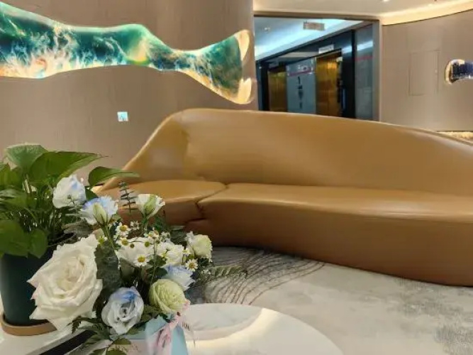 Zhong Yintianyi Hotel(中银天艺酒店(海口骑楼老街日月广场免税店))