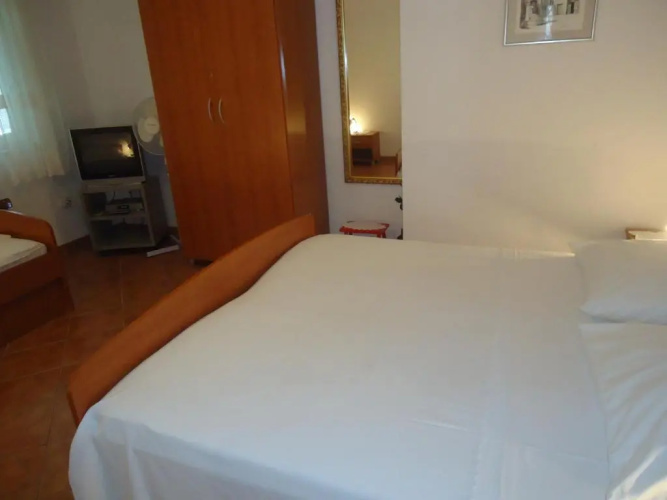 Omiš apartment on the beach
