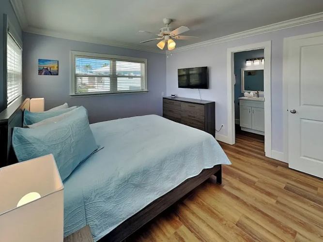 Noon Wave by Distinctive Beach Rentals