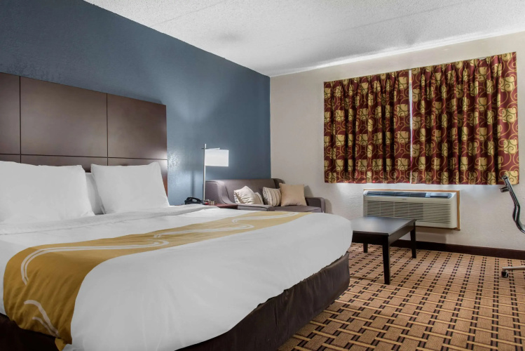 New Prague Inn & Suites