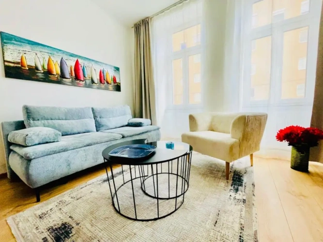 2 Bedrooms Apartment