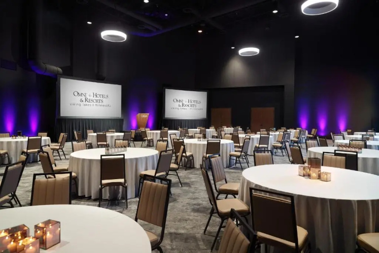 Omni Viking Lakes Hotel