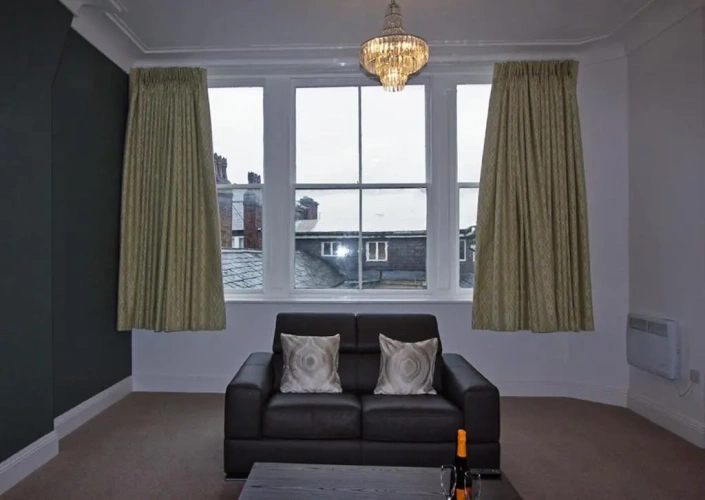 2 Bedrooms Apartment