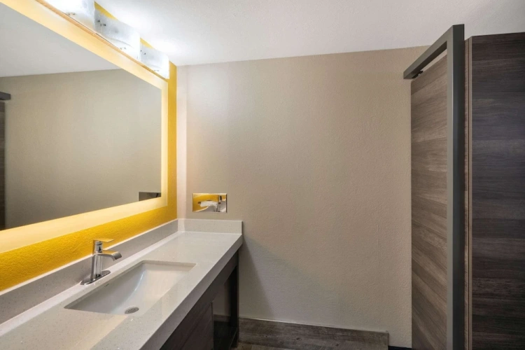 1 Bedroom Double Suite