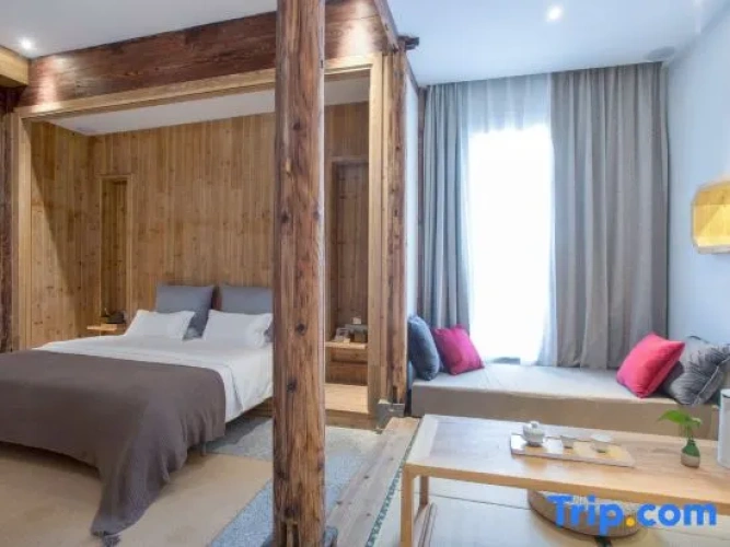 Deluxe Family Suite