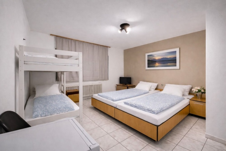 Classic Quadruple room