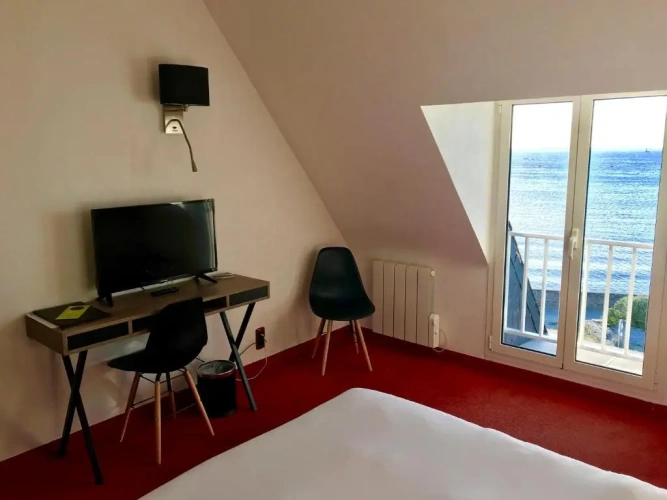 Standard Triple room with sea view