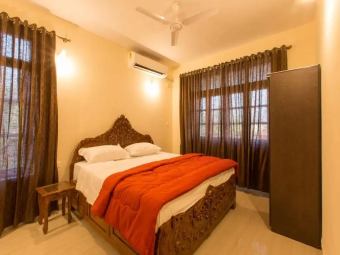 2 Bedrooms Apartment