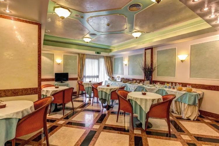 Hotel Regal
