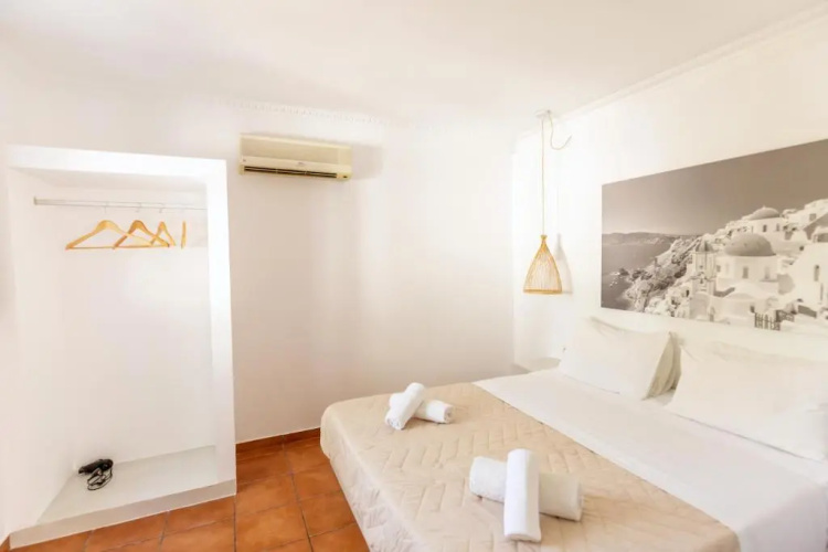 V Angelo Apartment