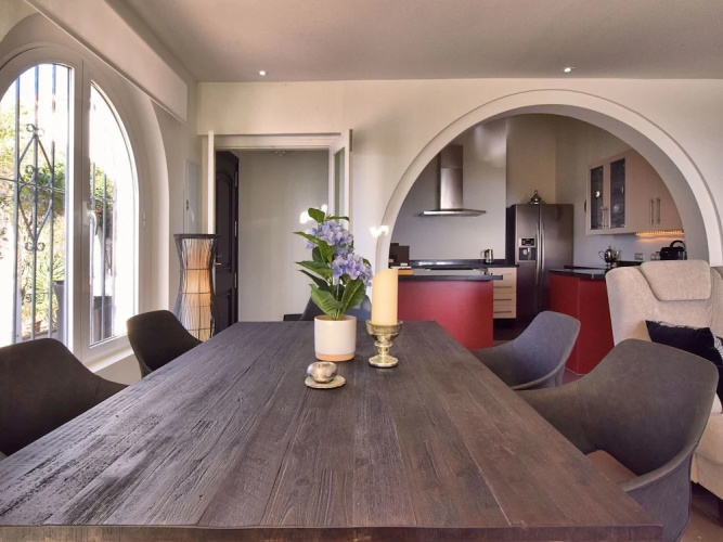 Graceful Villa in Sayalonga with Swimming Pool