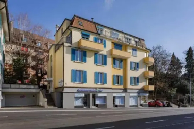3 Bedrooms Sextuple Apartment