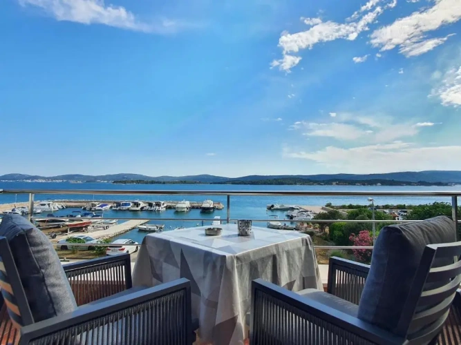 1 Bedroom Deluxe Apartment with balcony and with sea view
