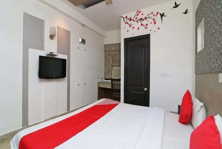 Standard Club room