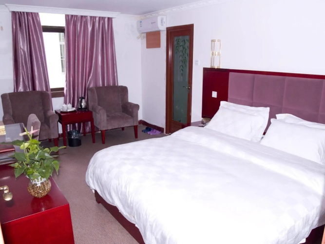 Sanyang Hotel(深圳三阳酒店（深圳双龙地铁站店）)