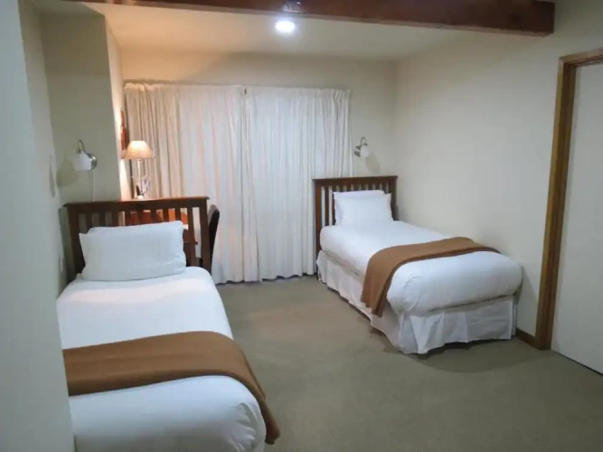 Standard Twin room with balcony