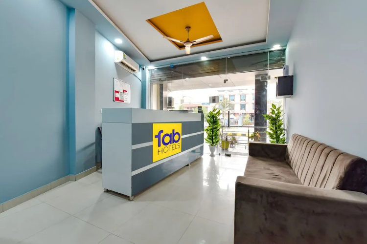 Fabhotel Sarvika