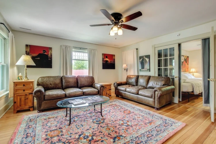 2 Bedrooms Apartment