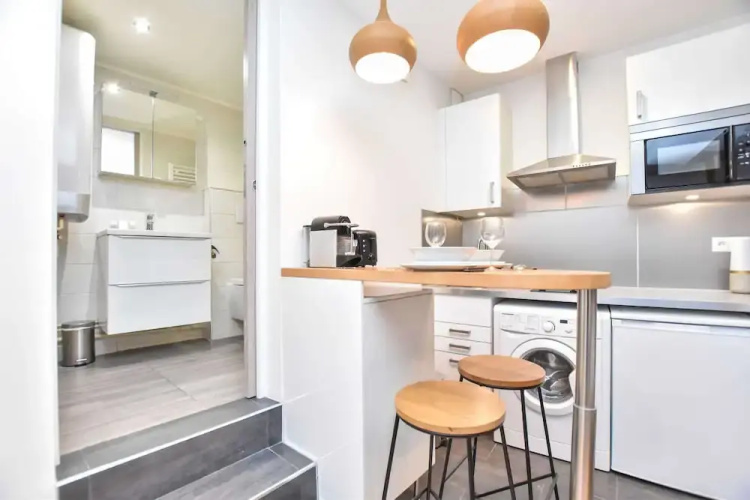 Modern Studio in the Heart of Paris
