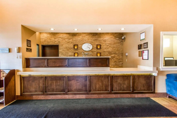 Comfort Suites