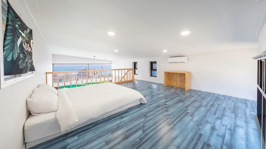 Present Poolvilla