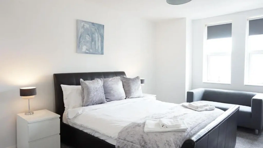 2 Bedrooms Apartment