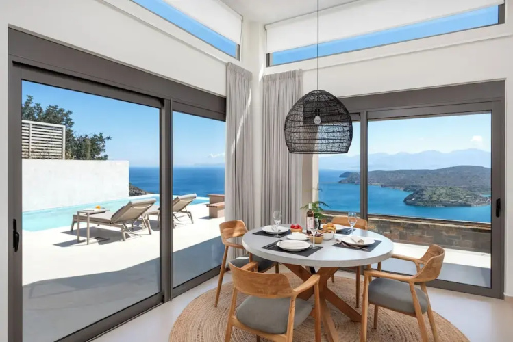 Notiko villas