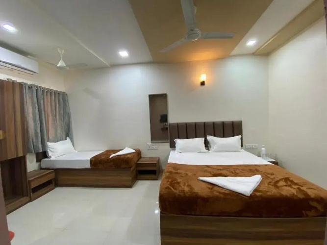Hotel Divine
