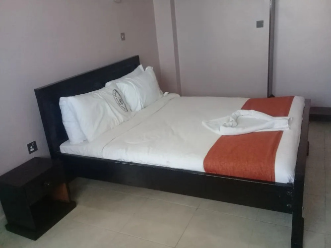 Hotel Wagon Wheel