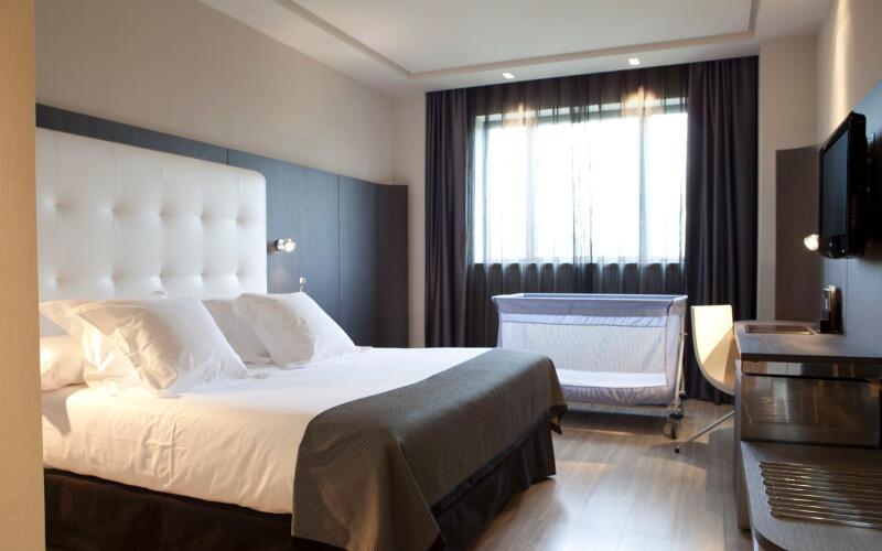 Hotel Maydrit Airport