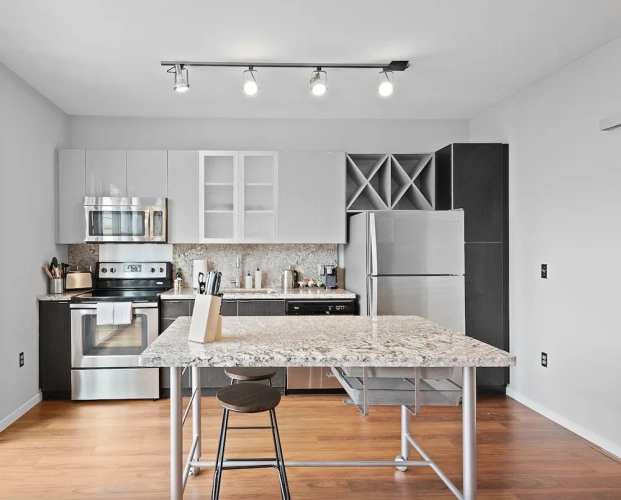 2 Bedrooms Apartment